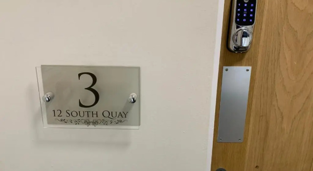 Апартаменты Пентхаус South Quay Penthouse - 2 bed