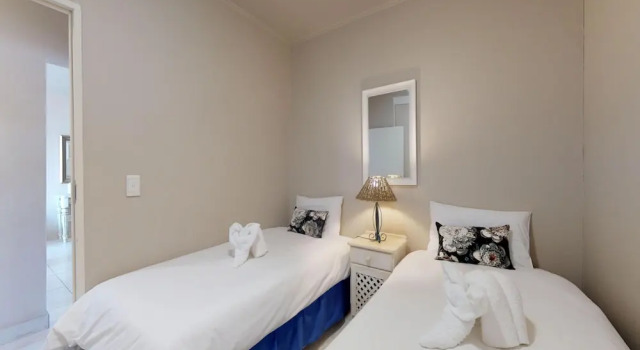 Estoril Beachfront Condo, Забронировать Отель Отели Mossel 3 звезды, 3*