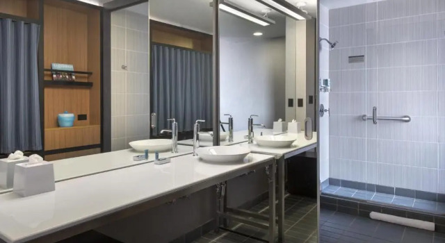 Четырёхместный номер Standard Aloft by Marriott Nashville Franklin