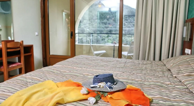 Silver Bay Hotel & Bungalows