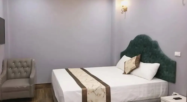 Van Nam Hotel by OnHotelRooms