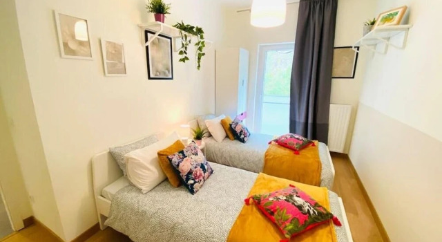 3 bedrooms in Center w Terrace&Parking