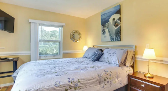 Canal Side Retreat w/ Dock, By Hollywood Boardwalk, Rezerwuj Apartament Hotele w Broward County z parkingiem, Parking