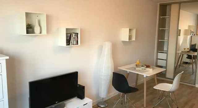 Студия Apartament MetroMarymont