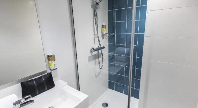 Четырёхместный семейный номер Standard greet Hotel Nancy Sud