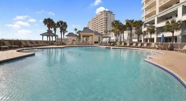 Номер Standard Beach Club Bristol 101 3 Bedroom Condo
