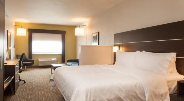 Двухместный номер Standard Holiday Inn Express & Suites