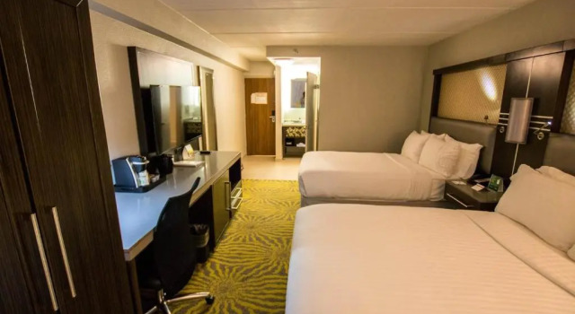 Четырёхместный номер Standard Holiday Inn Dallas-Richardson by IHG