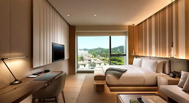 Номер Deluxe с видом на горы Joyze Hotel Xiamen, Curio Collection By Hilton