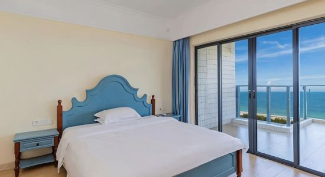 Двухместный люкс Deluxe с балконом и с красивым видом из окна Haizuan Holiday Apartment（Hailing Island Shili Yintan）