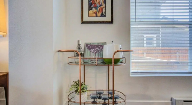 1BR Lovely Stylish Downtown Close To Everything, Забронировать Отель Отели Колорадо-Спрингса с завтраком, рядом с Концертный зал Pikes Peak Center, Завтраки