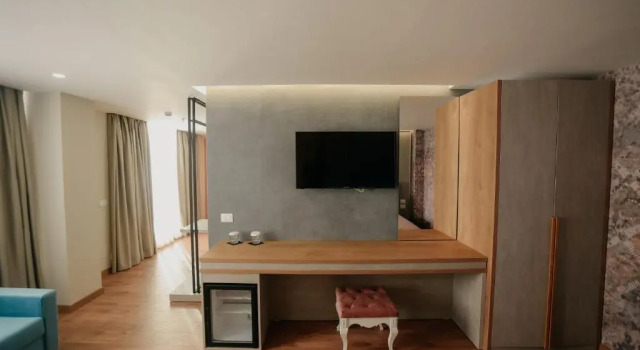 Люкс Martiness Hotel Durres