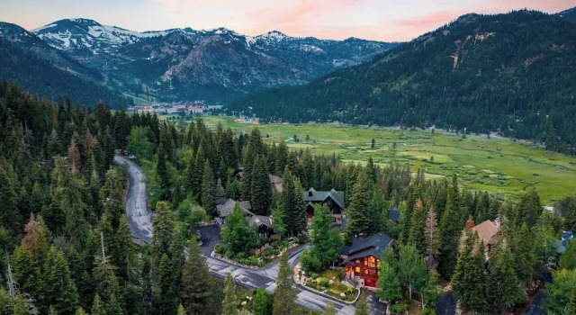 Коттедж Cedars at Palisades by Avantstay Hot Tub, Resort Access, and Mountain Views