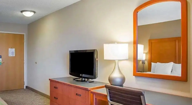 Номер Standard Comfort Inn & Suites West Chester - North Cincinnati