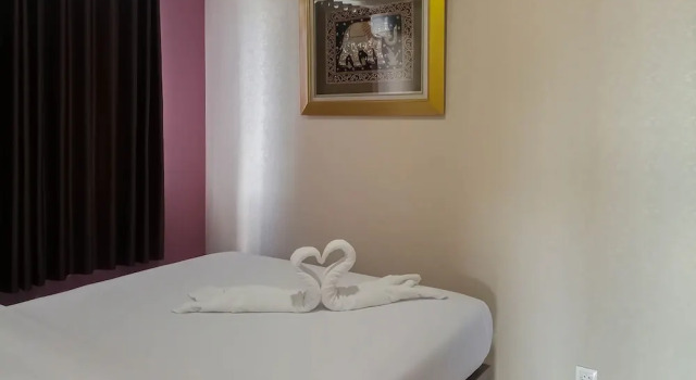 Full Furnished With Comfort Design 2Br At Vivo Apartment, Book Lejlighed Hoteller i Seturan med pool, Swimmingpool