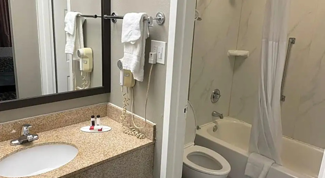 Двухместная студия Homegate Inn And Suites