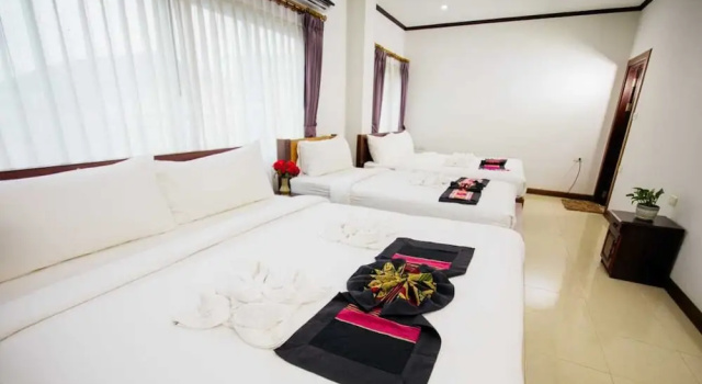 Трёхместный номер Standard Sisombat Plaza Hotel