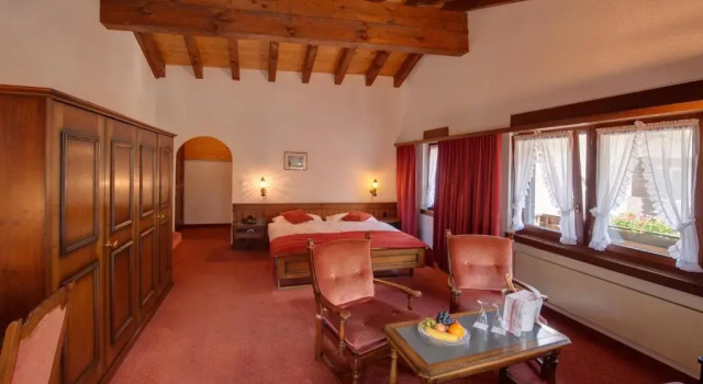 Полулюкс Hotel Astoria