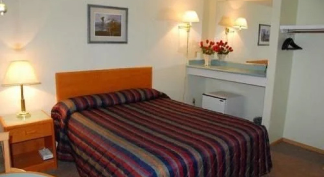 Selkirk Inn, Забронировать Отель Нейкусп Kootenay Rockies