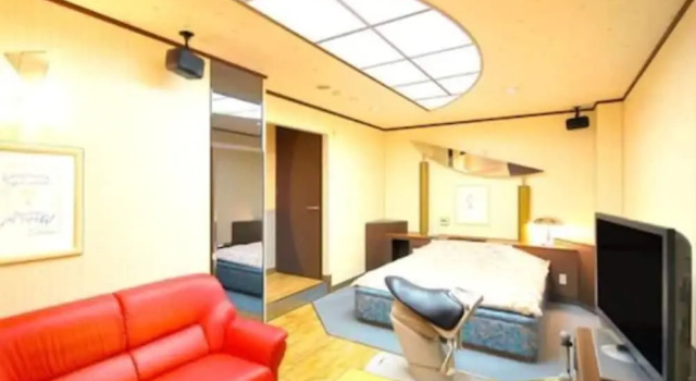 Hotel Com - Adults Only