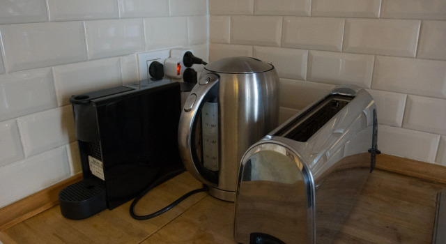 Unit 11 - Lovely Apartment with Terrace near Avenue Louise, Забронировать Апартаменты/квартира Брюссель Брюссельский столичный регион, рядом с Нотр-Дам-Дю-Саблон