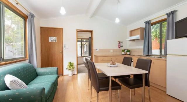 Бунгало Adelaide Caravan Park - Aspen Holiday Parks
