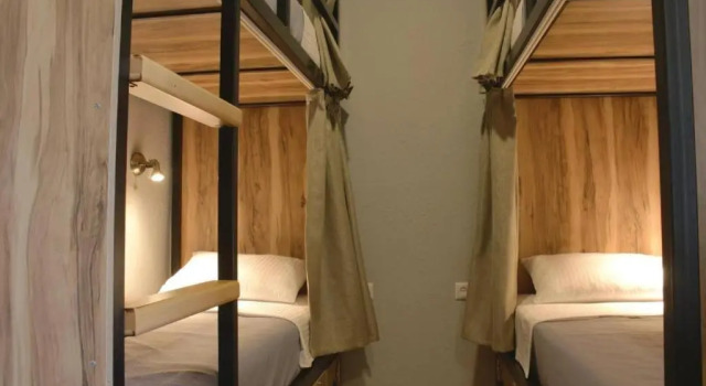 Hostel Nomad, Забронировать Хостел Хостелы Тбилиси, рядом с Здание парламента, Хостел
