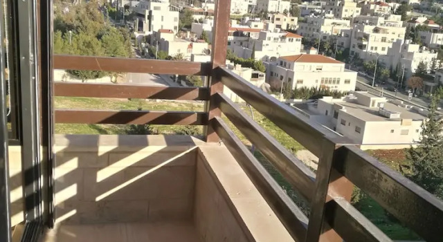 Номер Standard Пентхаус c 1 комнатой с балконом и с видом на горы Dair Ghbar Apartment