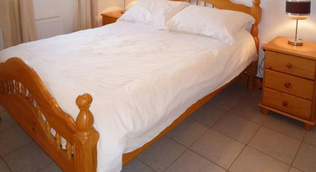 Old Barn Cottage Heir Island by Trident Holiday Homes, Book Vacation Home Cottages in County Cork, Cottage