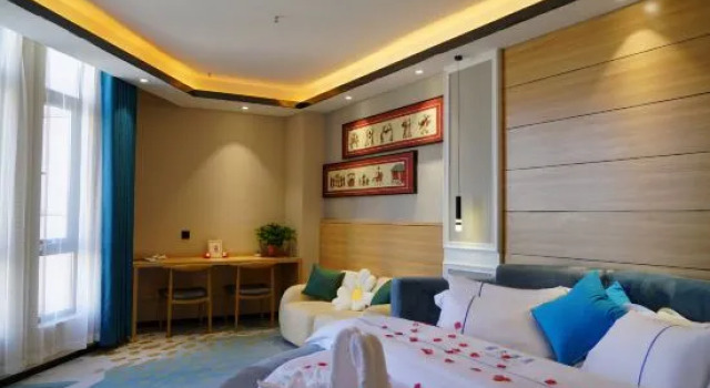 Люкс Business Yue'er Hotel (Citizen Square)