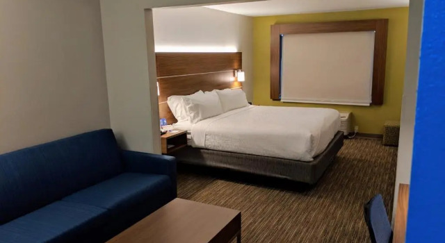 Люкс Holiday Inn Express Hotel & Suites Claypool Hill -Richlands Area by IHG