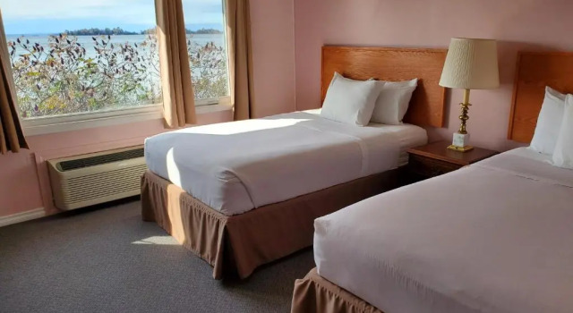 Четырёхместный номер Standard Carolyn Beach Inn