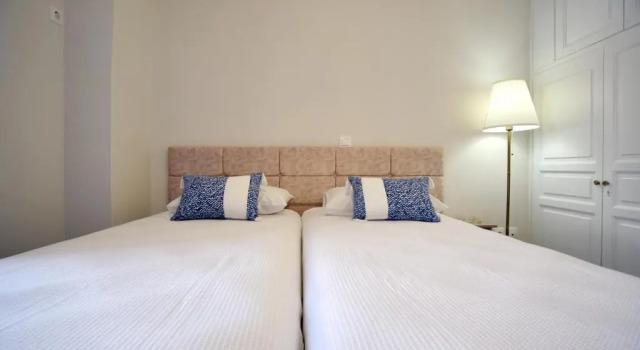 Kallisti the house at the port, Book Apartment Hotels in Central Greece with Parking, Parking