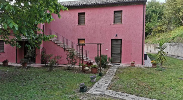 Коттедж Il Casale degli Allori a 20 minuti dalla Riviera del Conero