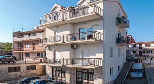 Beautiful Home in Split With Wifi and 1 Bedrooms