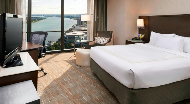 Detroit Marriott at the Renaissance Center, Забронировать Отель Отели Детройта 3 звезды, рядом с TCF Center, 3*