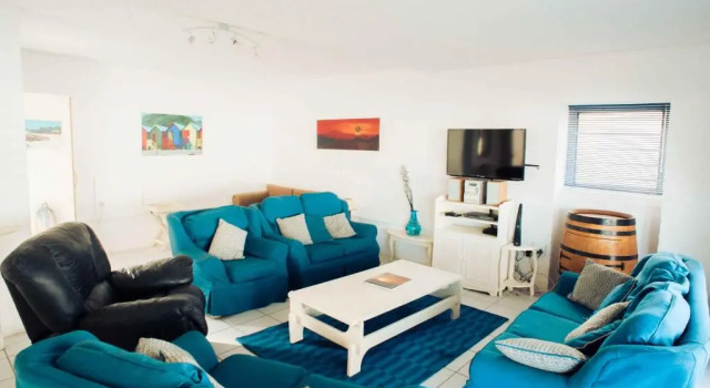 20 Cayman Beach, Gordon's Bay