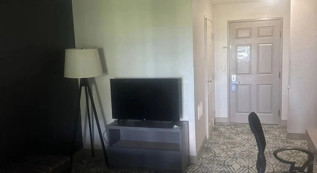Двухместный люкс c 1 комнатой Country Inn & Suites by Radisson, Bloomington-Normal West, IL