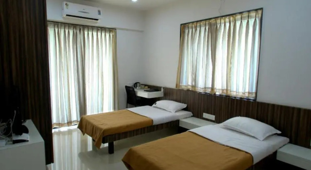 Aashiyana Inn, Prenota Hotel Nashik Maharashtra