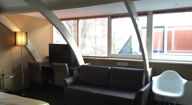 Студия Golden Mansion Apartment Hotel