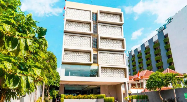 Horison Emerald Timoho Yogyakarta, Book Hotel Hotels in Umbulharjo with Parking, Parking