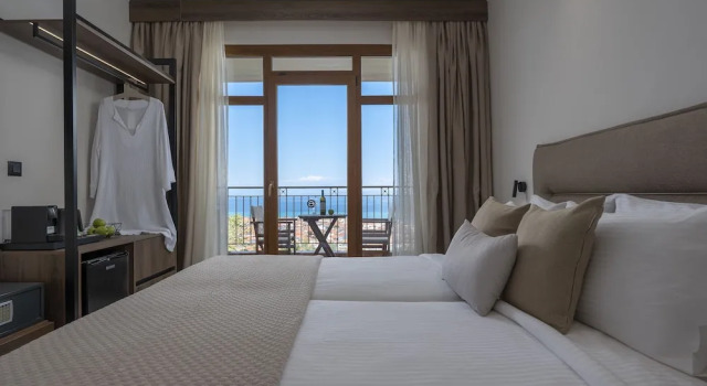 Двухместный номер Superior с балконом и с видом на море Alia Palace Hotel - Adults Only