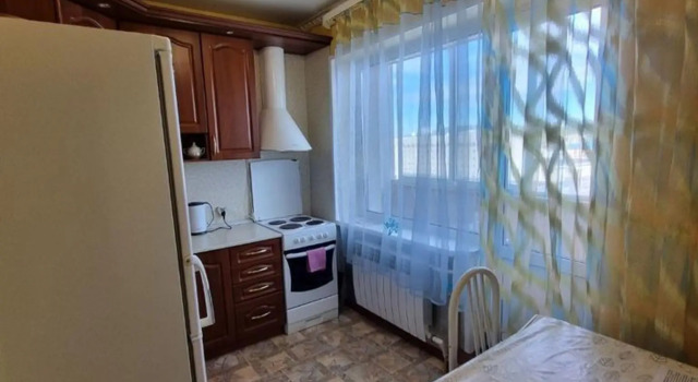 Home Comfort Apartments on Gagarina Street 44/1, Buchen Sie Ferienwohnung Hotels in Oblast Magadan mit Parkplatz, Parkplätze