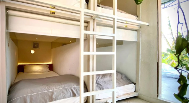 Кровать в общем номере The Hide Hostel Canggu