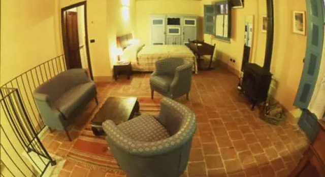 Albergo Ristorante Garibaldi, Boek Hotel Cisterna d'Asti Piemonte