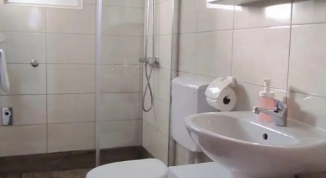 Ivano - 20 m From Sea - A4, Rezerwuj Hotel Hotele w Split-Dalmatia County z parkingiem, Parking