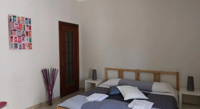 "Dint e viche e Napule" Guest House, Забронировать Гостевой дом Отели Неаполя с парковкой, рядом с Ospedale degli Incurabili, Парковка