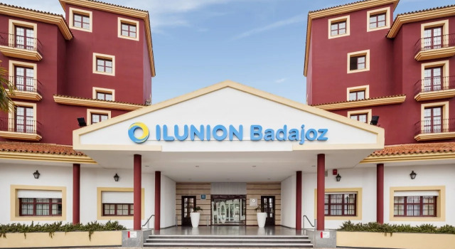 Ilunion Golf Badajoz, Забронировать Отель Отели Badajoz Province 4 звезды, 4*