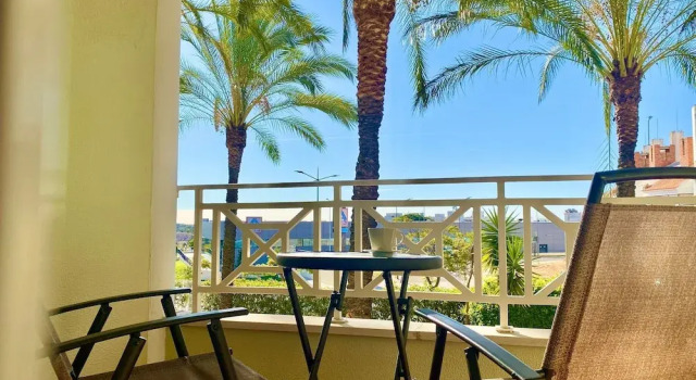 Апартаменты BnB Homes Apartment With Cory Terrace 2 Pools