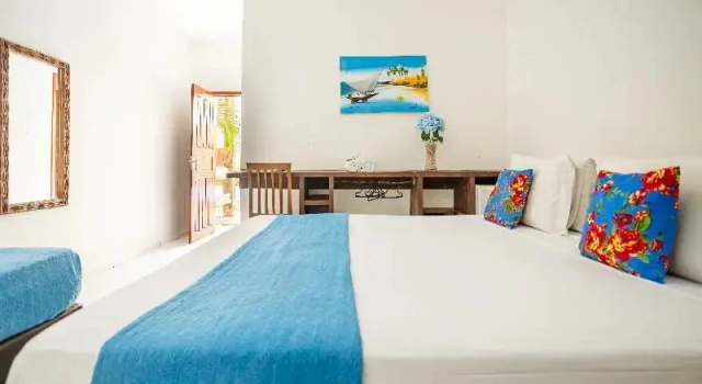 Четырёхместный номер Standard с балконом Hotel Maré Mansa
